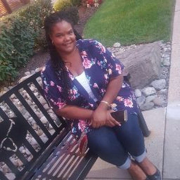 ⭐⭐Posh Ambassador⭐⭐ - Picture 1 of 1